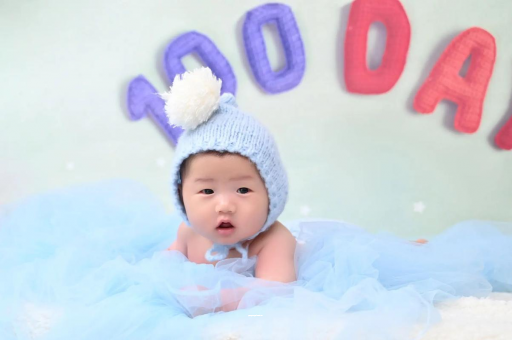 扬州宝宝脸上起红疹子